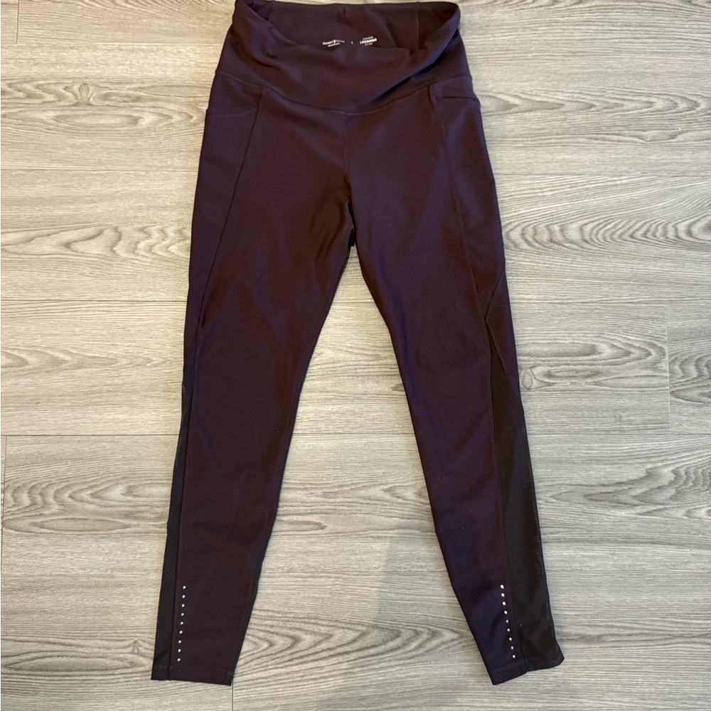 Old Navy High Waisted PowerSoft 7/8 Pocket Leggings with Side Mesh Panels